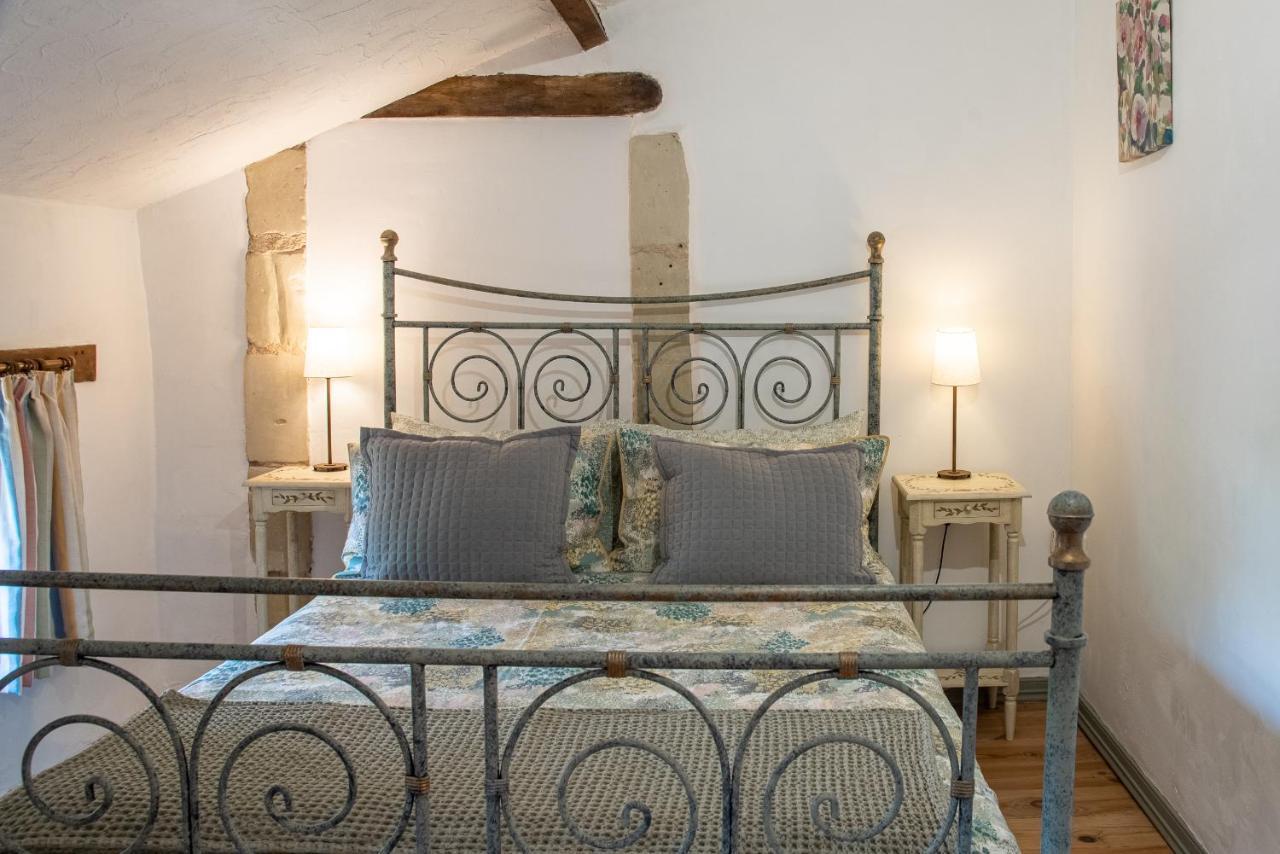 Lavender House - Traditional Stone House Oozing Charm And Character Cersay Экстерьер фото
